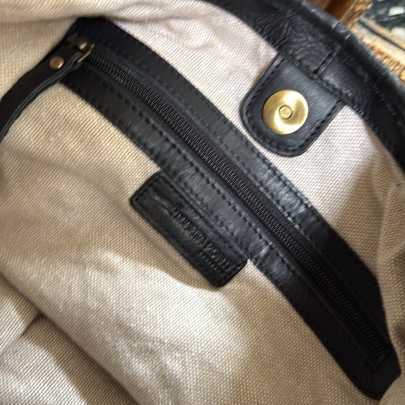 New without tag. Stylish Marta Ponti Black and Cream Women's fringed leather Bag - Picture 9 of 16